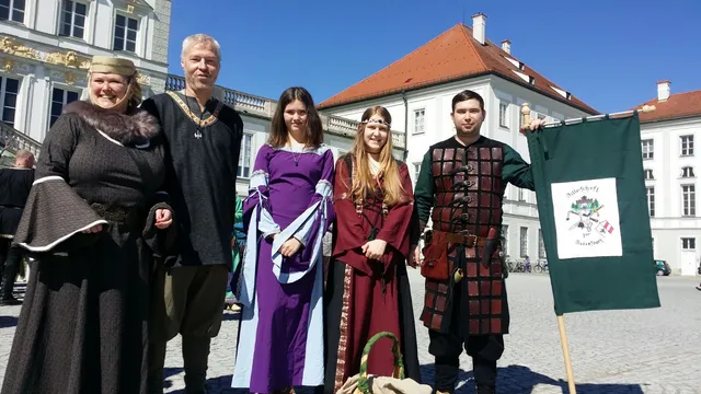 2. April Gewandetes Wandern von der Nymphenburg zur Blutenburg 2018