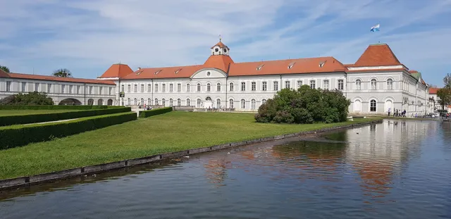 Gewandetes Wandern von der Nymphenburg zur Blutenburg am 22. April 2019