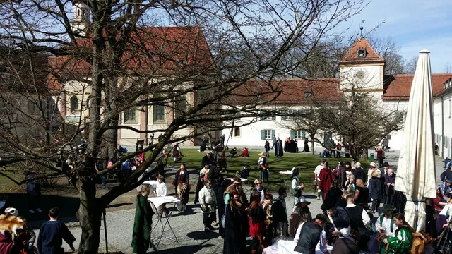 2. April Gewandetes Wandern von der Nymphenburg zur Blutenburg 2018