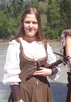 Viktoria Bichler in Gewandung