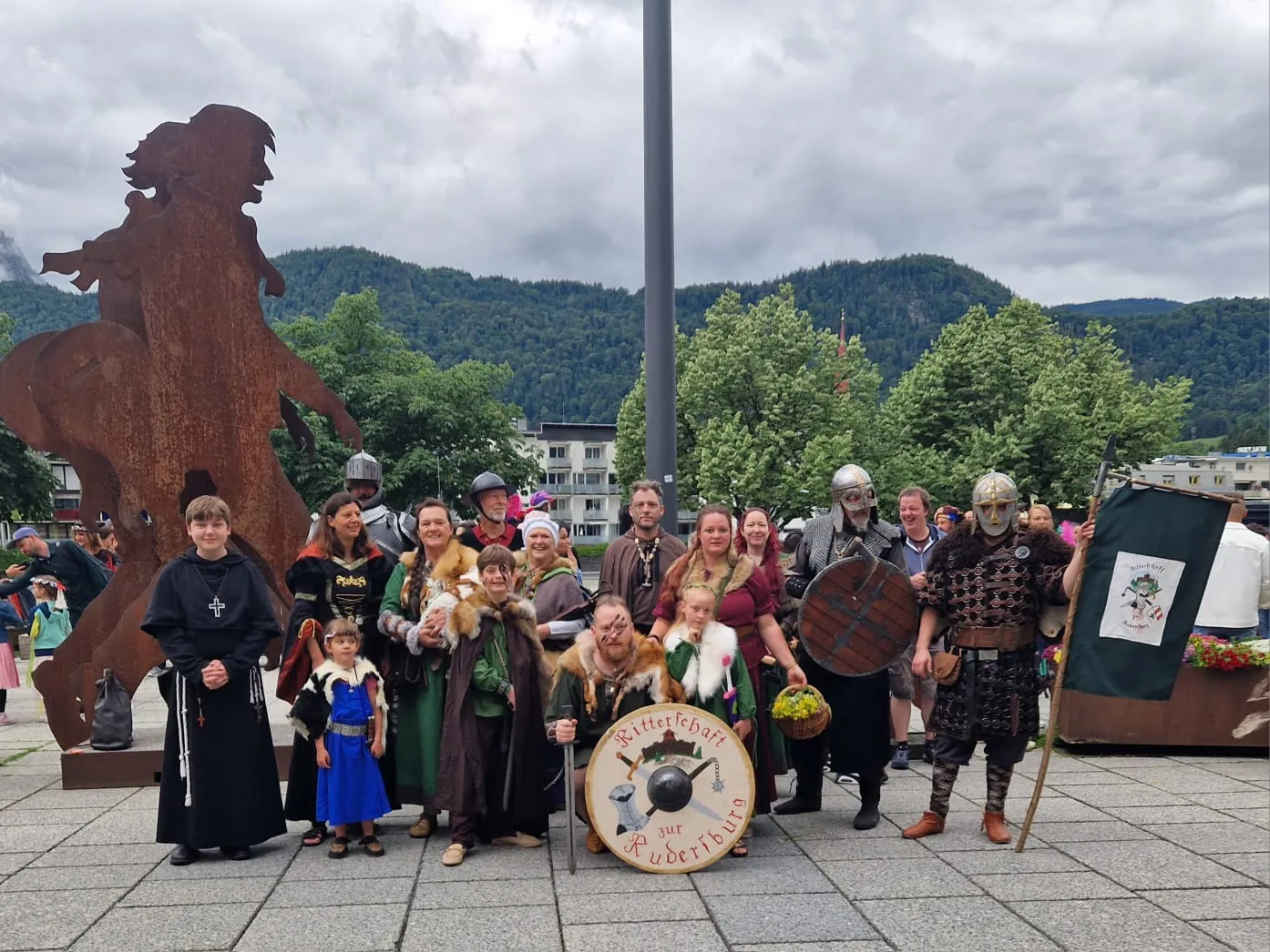 Die Ritterschaft zur Rudersburg beim Ritterfest Kufstein 2025